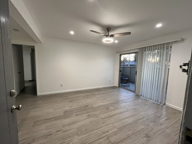 Building Photo - 26200 Redlands Blvd Unit 121
