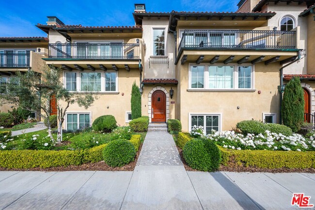 Building Photo - 201c Avenue A Unit #B