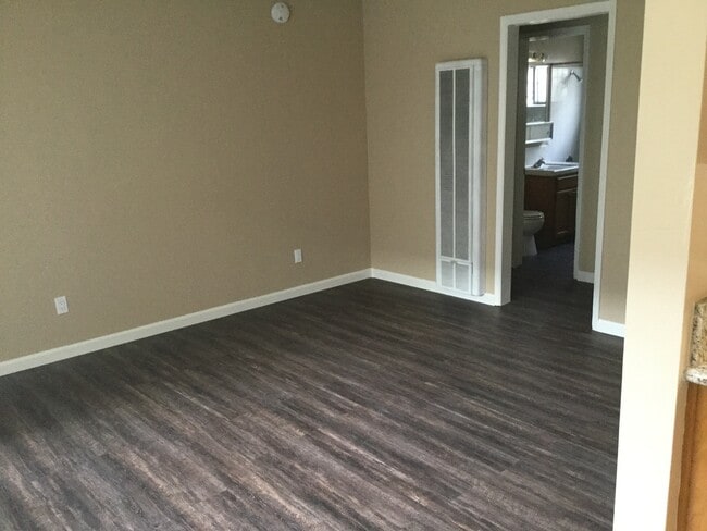 Photo - 4379 Hamilton St Unit B03