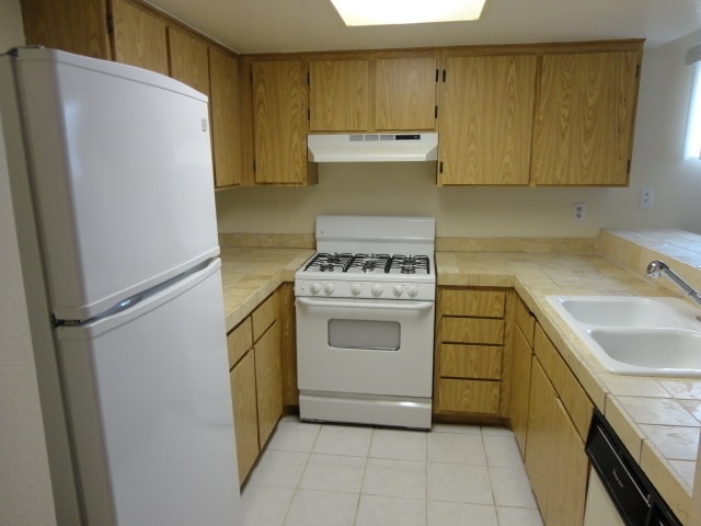 Photo - Nice 2 + 2 Gated Condo Santa Clarita