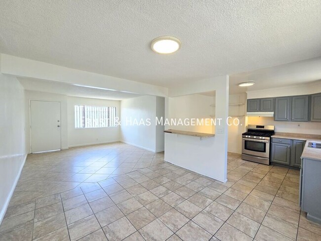 Photo - 1330 Walnut Ave Unit 04