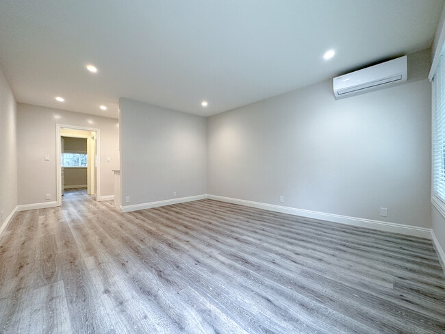 Photo - 6446 Lexington