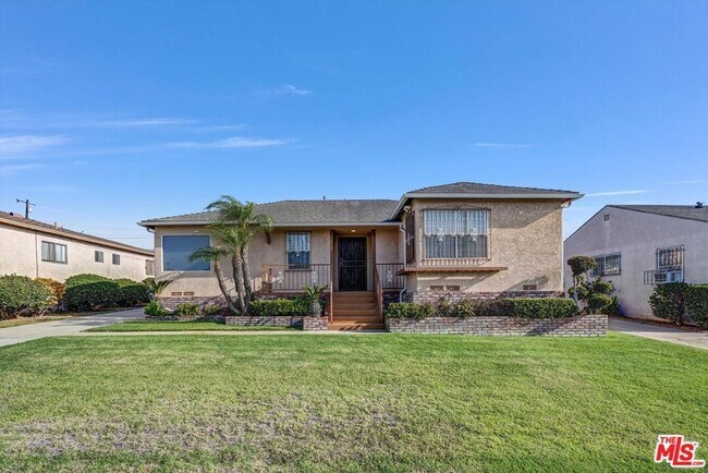 Building Photo - 1920 Van Wick St