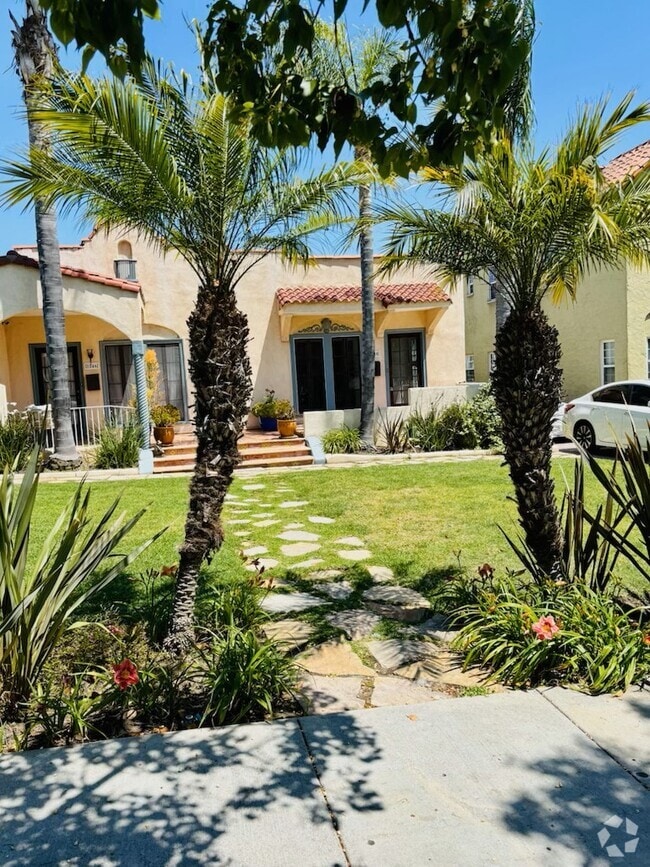 Building Photo - 1248 S Rimpau Blvd Unit 1248 Rental