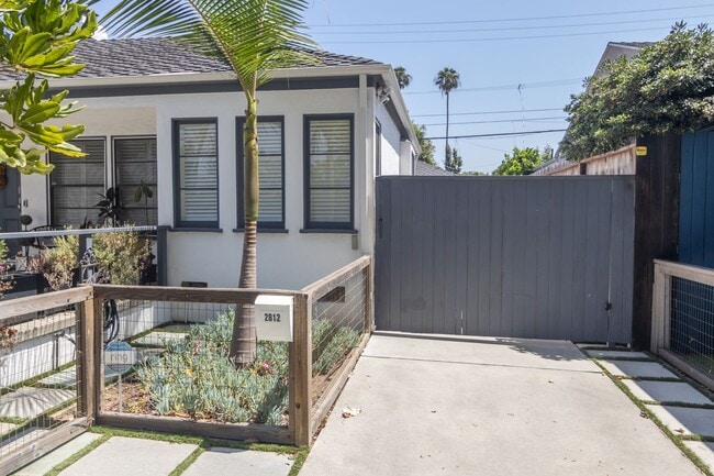 Photo - 2812 Stoner Ave