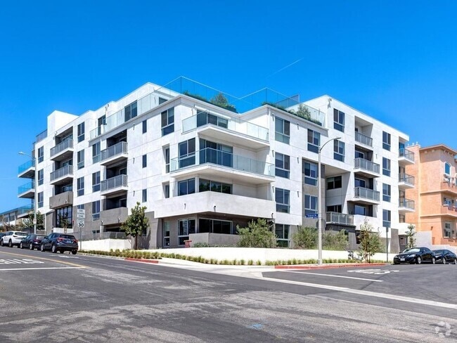 Building Photo - 1330 Federal Ave Rental
