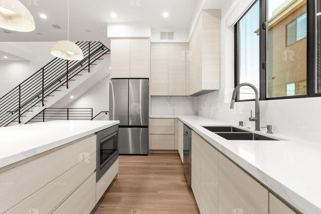 Photo - 1539 - 1547.5 Hi Point St Unit 1545.5