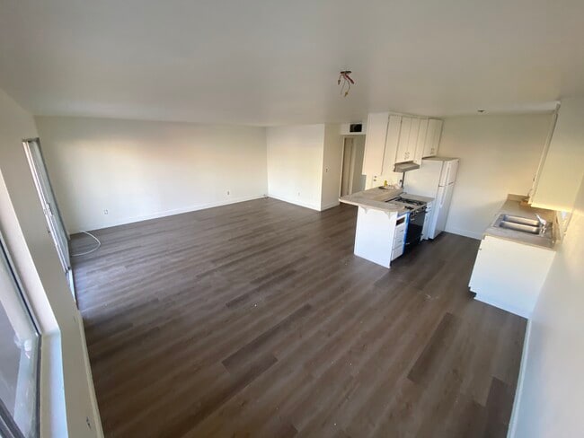 Photo - 325 Monterey Blvd Unit Apartment A