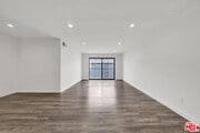 Photo - 7453 Haskell Ave Unit 7