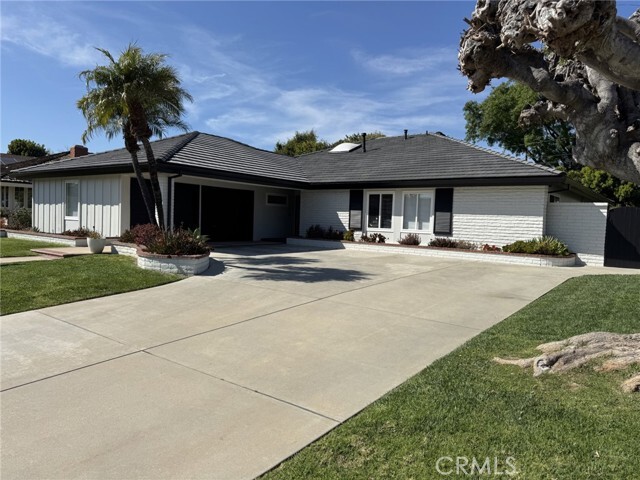 Photo - 17661 Orange Tree Ln House