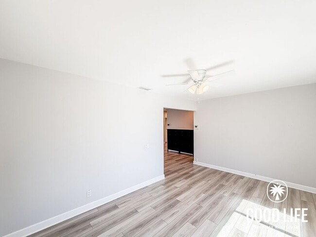 Photo - 2230 E Washington Ave
