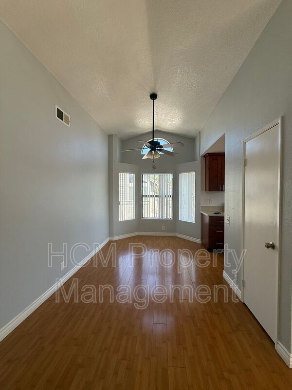 Photo - 329 Huntington