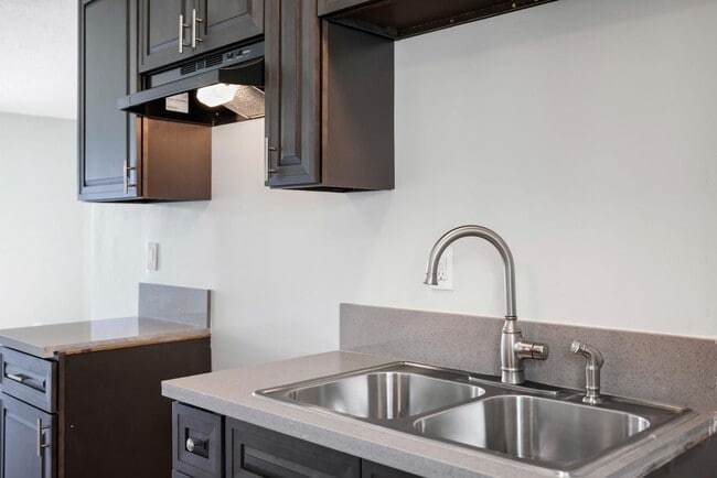 Photo - 626 W 54th St