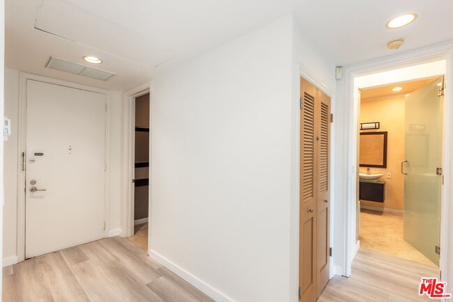 Photo - 2324 S Beverly Glen Blvd Unit 305