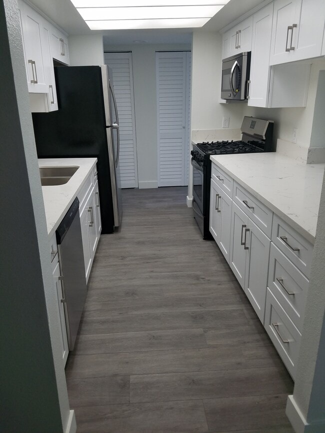 Photo - 731 S Detroit St