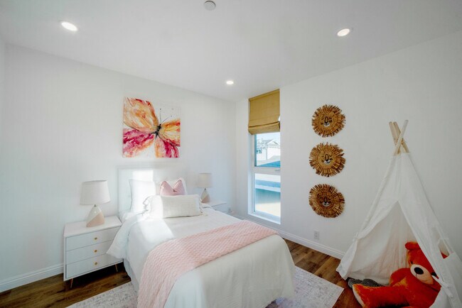 Children room - 2306 Aviation Blvd