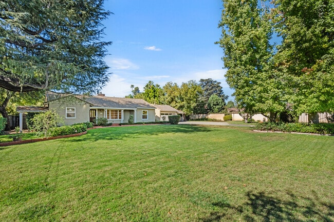 Photo - 8757 Encino Ave