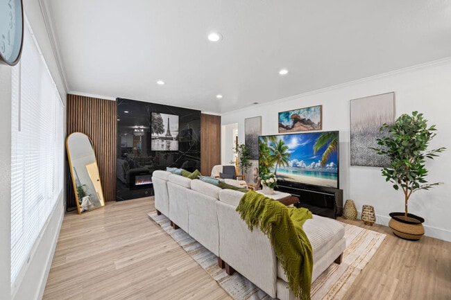 Photo - 606 S Sunshine Ave Unit ID1283137P