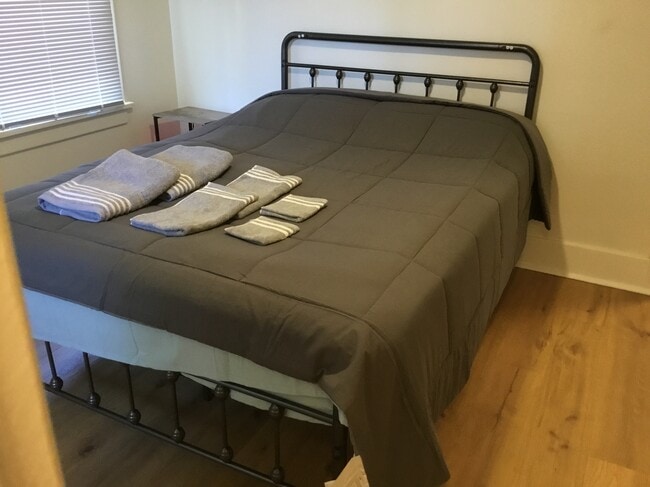 Photo - 665 Loma Ave