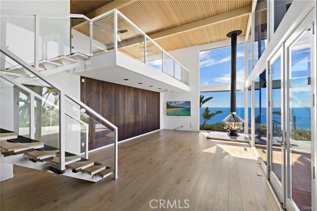 Building Photo - 599 Alta Vista Way