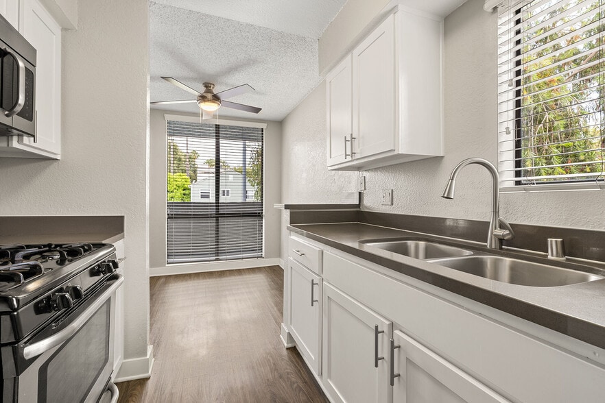 4250 Coldwater Canyon - Studio City, CA | WestsideRentals.com