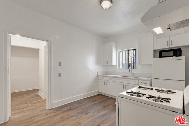 Photo - 220 E Vernon Ave Unit 1/2