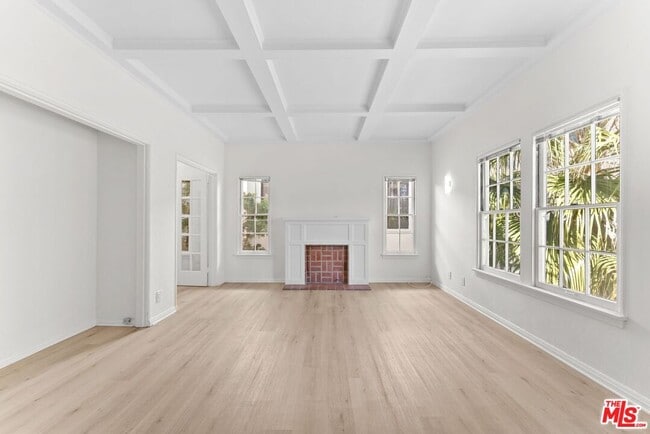 Photo - 140 S Camden Dr Unit 203