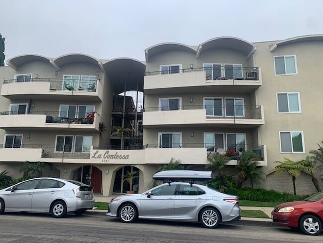 FANTASTIC CONDO IN THE HEART OF BELMONT SH... - FANTASTIC CONDO IN THE HEART OF BELMONT SH...