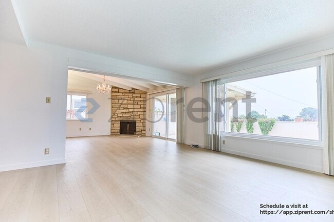 Photo - 630 La Presa Dr