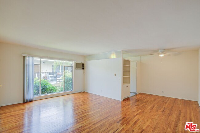 Photo - 1055 S Wooster St Unit 5