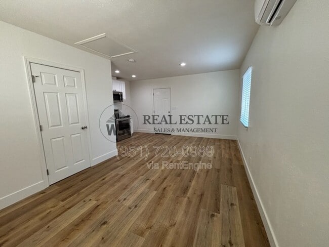 Photo - 5704 Wisteria Dr
