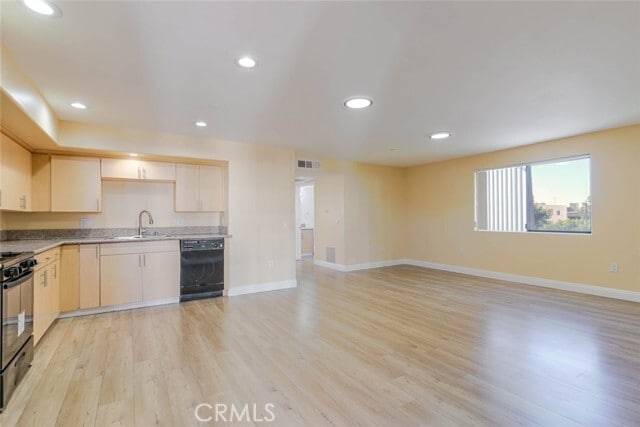 Photo - 1466 Tamarind Ave Unit 101