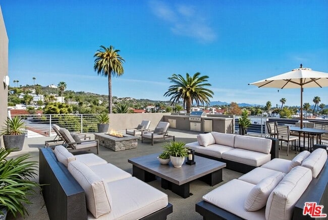 Photo - 1717 Winona Blvd Unit 402