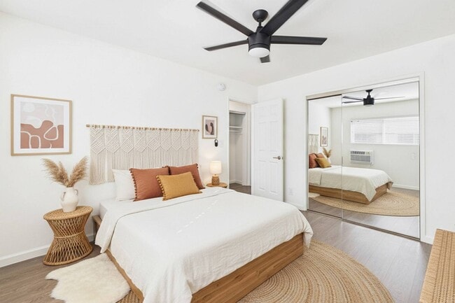 Photo - Reseda Apartments