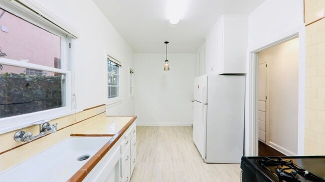 Photo - 132 N La Peer Dr Unit 132 N La Peer Dr 1