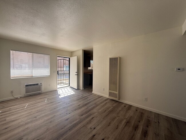 Photo - Palmdale 1 bedroom Unit 4