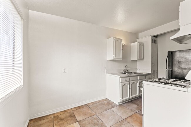 Photo - 709 E 108th St Unit 709