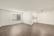 1BR, 1BA - 700SF - Palms