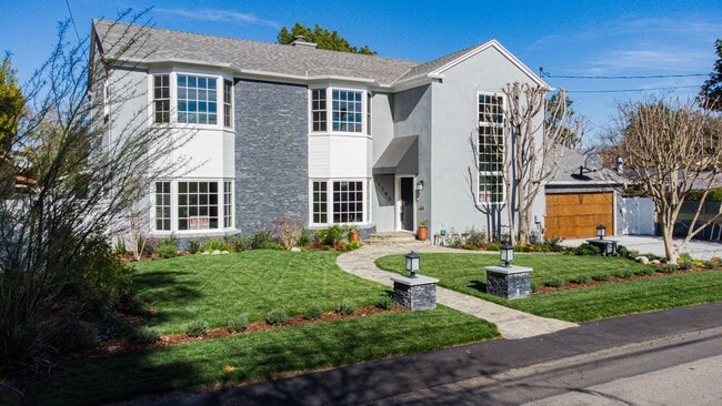 Building Photo - 5 bedroom, 5.5 bath, 4800 sq ft Prime Studio City Home with Pool and Hollywood Hills views