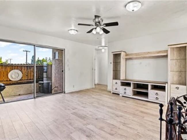 Photo - 764 N Glendora Ave