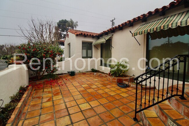 Photo - 2244 Plum St