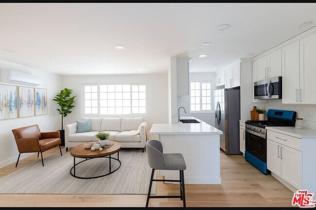 Building Photo - 835 S Sherbourne Dr Unit 5 Rental