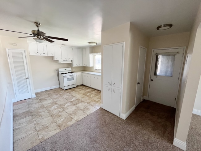 Photo - 627 N Vine Ave