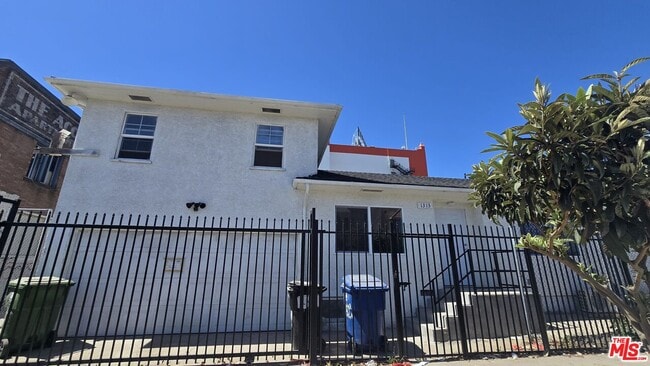 Building Photo - 4150 W Pico Blvd Rental
