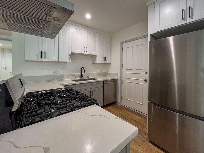 Photo - 10223 S Dixon Ave