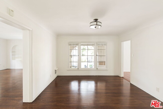 Photo - 1054 S Stanley Ave