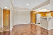 Photo - Sunny, spacious condo close to SDSU, shops...