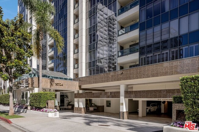 Building Photo - 10724 Wilshire Blvd Unit 712