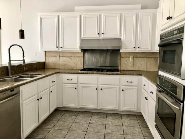 Photo - 78825 Zenith Way