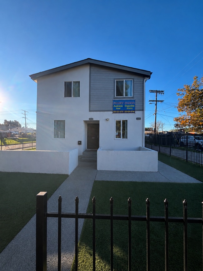 Photo - 120 E 107th St